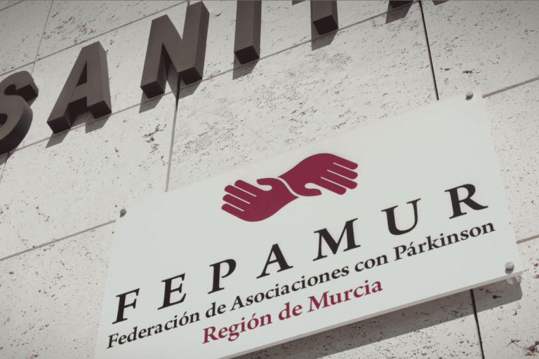 Foto general del cartel exterior de FEPAMUR Foto general del cartel exterior de FEPAMUR