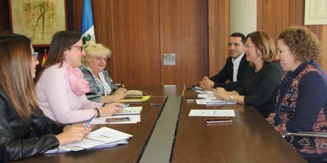 COLABORACIÓN AYUNTAMIENTO Y FAMDIF Reunión de FAMDIF con el Ayutamiento de San Pedro del Pinatar