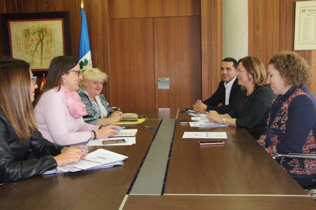 COLABORACIÓN AYUNTAMIENTO Y FAMDIF Reunión de FAMDIF con el Ayutamiento de San Pedro del Pinatar