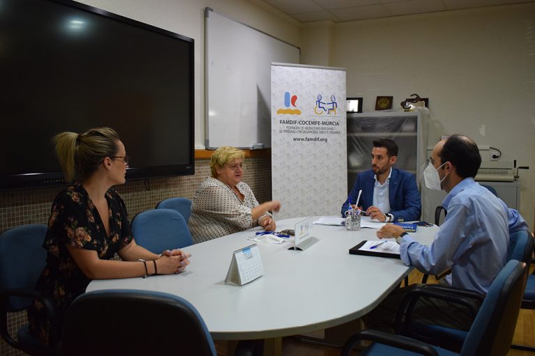 Reunión con el DG Vivienda en FAMDIF Reunión con el DG Vivienda en FAMDIF
