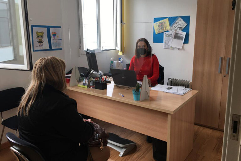 SIL en Cieza Nuestra técnica de empleo prestando servicio en el despacho de Cieza.