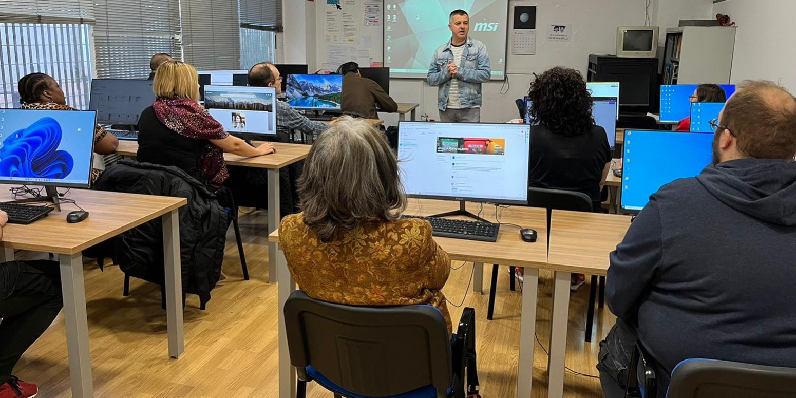 Formación discapacidad FAMDIF Cursos personas discapacidad FAMDIF