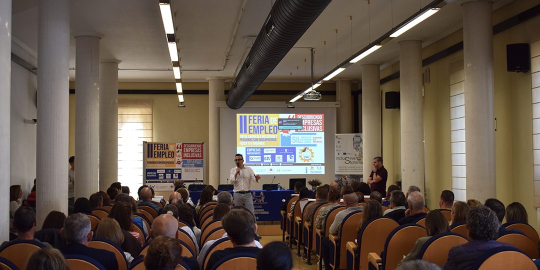 151123FERIAEMPLEO7B Empleo para personas con discapacidad en Murcia