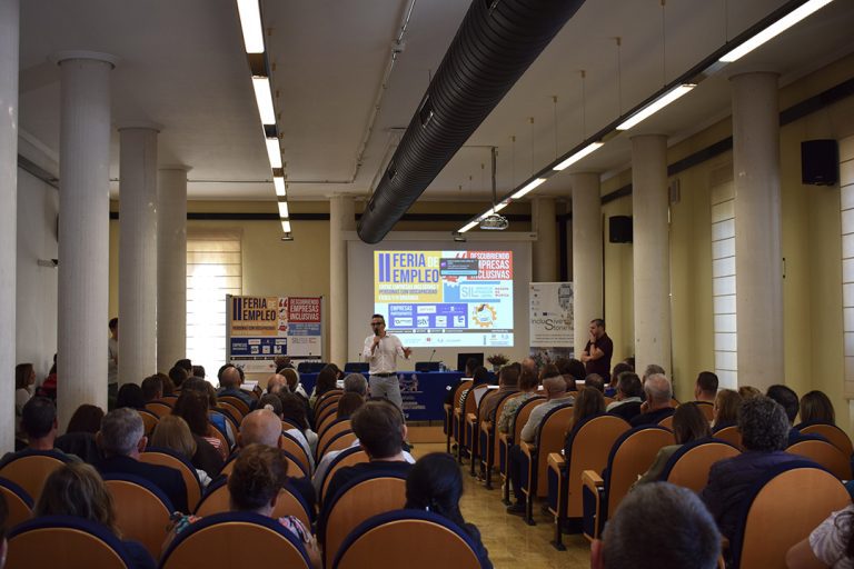 151123FERIAEMPLEO7B Empleo para personas con discapacidad en Murcia